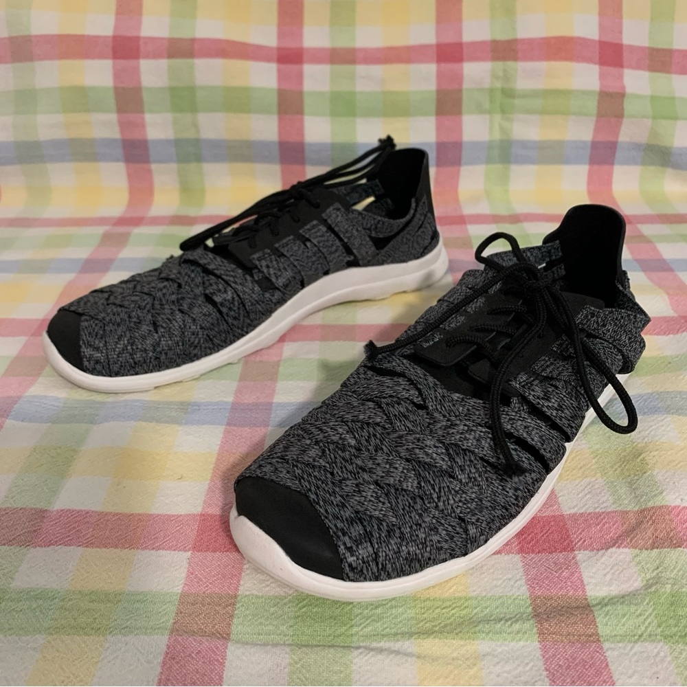 Women’s 8.5 MERRELL Flora Kye Weave Black Gray Lace Up Sneakers